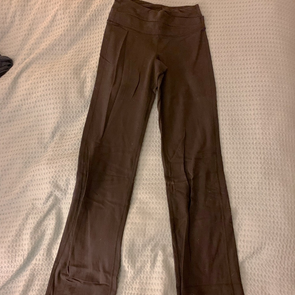 Lululemon mid rise black yoga pants size 4